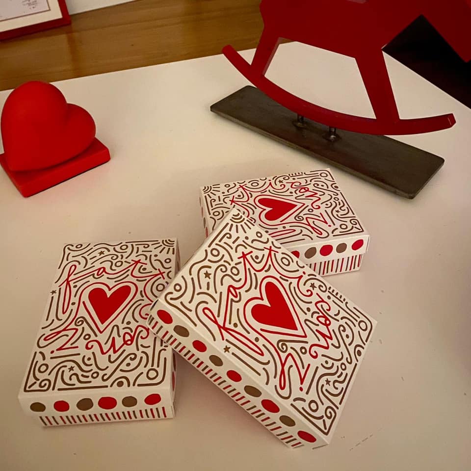 scatole di prodotti "Fatti col cuore"